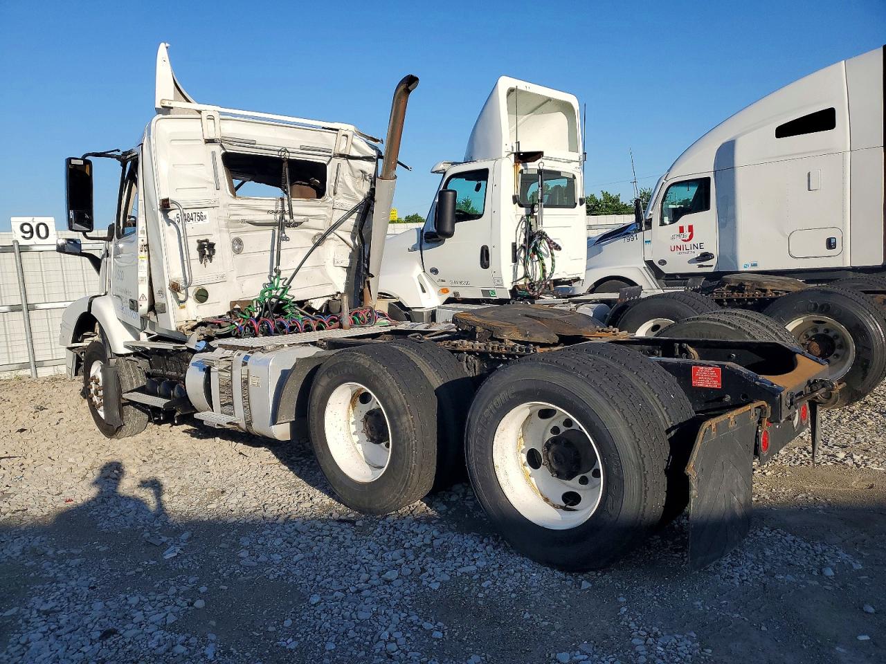 2016 Volvo Vnm VIN 4V4MC9EG9GN959160 photo 3