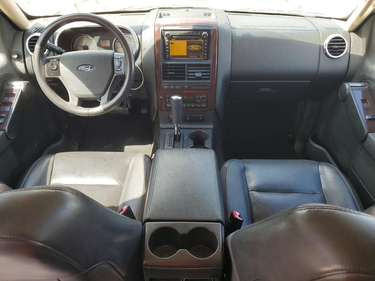 2010 Ford Explorer VIN 1FMEU6FE3AUB03192 photo 8