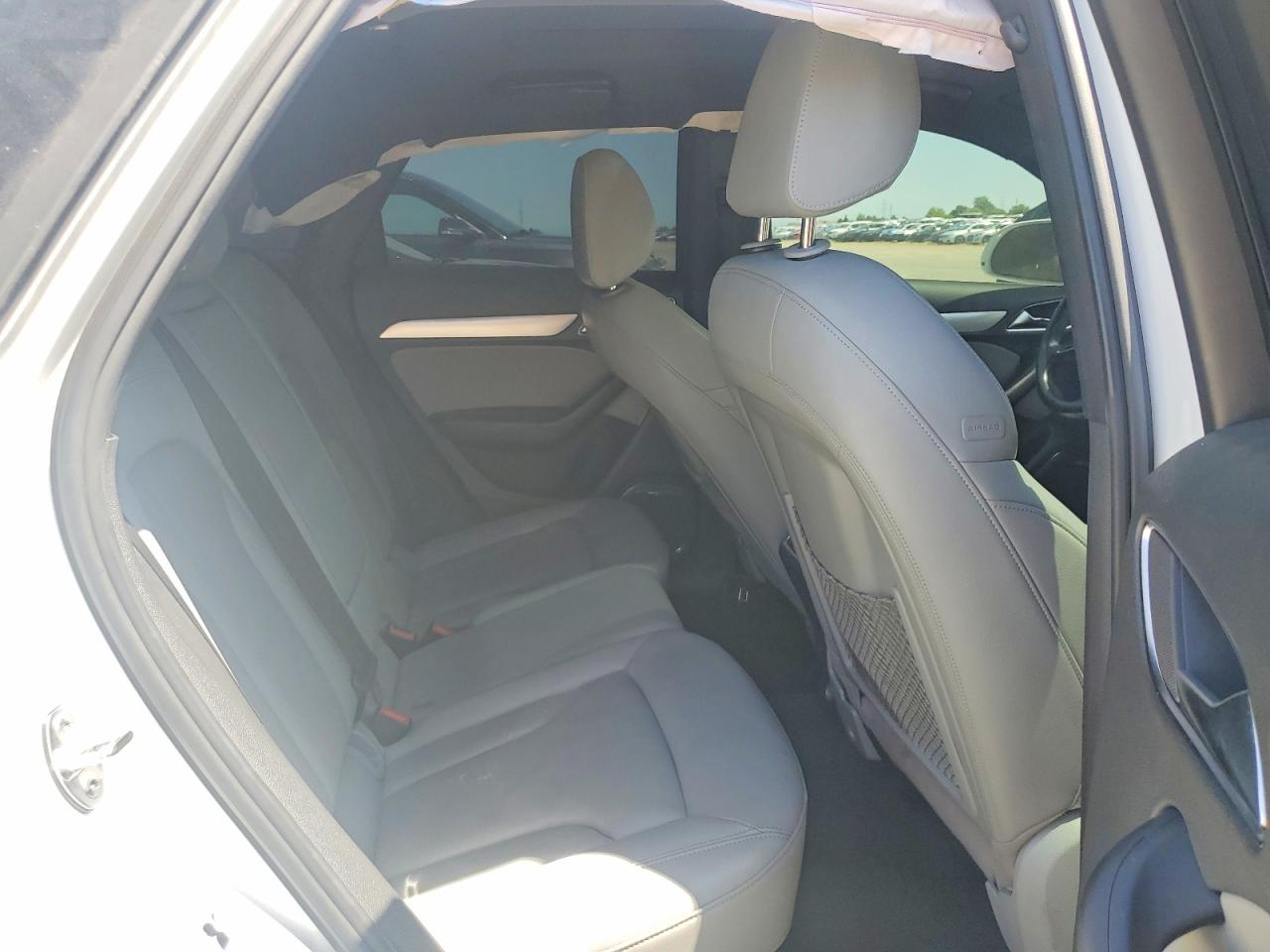 2016 Audi Q3 VIN WA1GFCFSXGR004015 photo 11