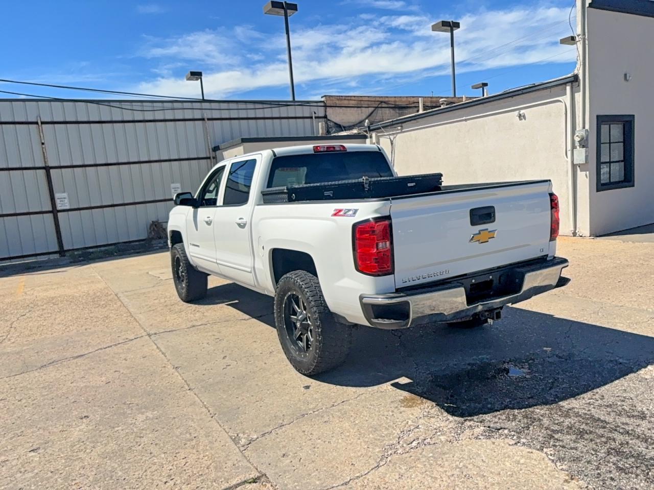 2015 Chevrolet All models VIN 3GCUKREC1FG191564 photo 3
