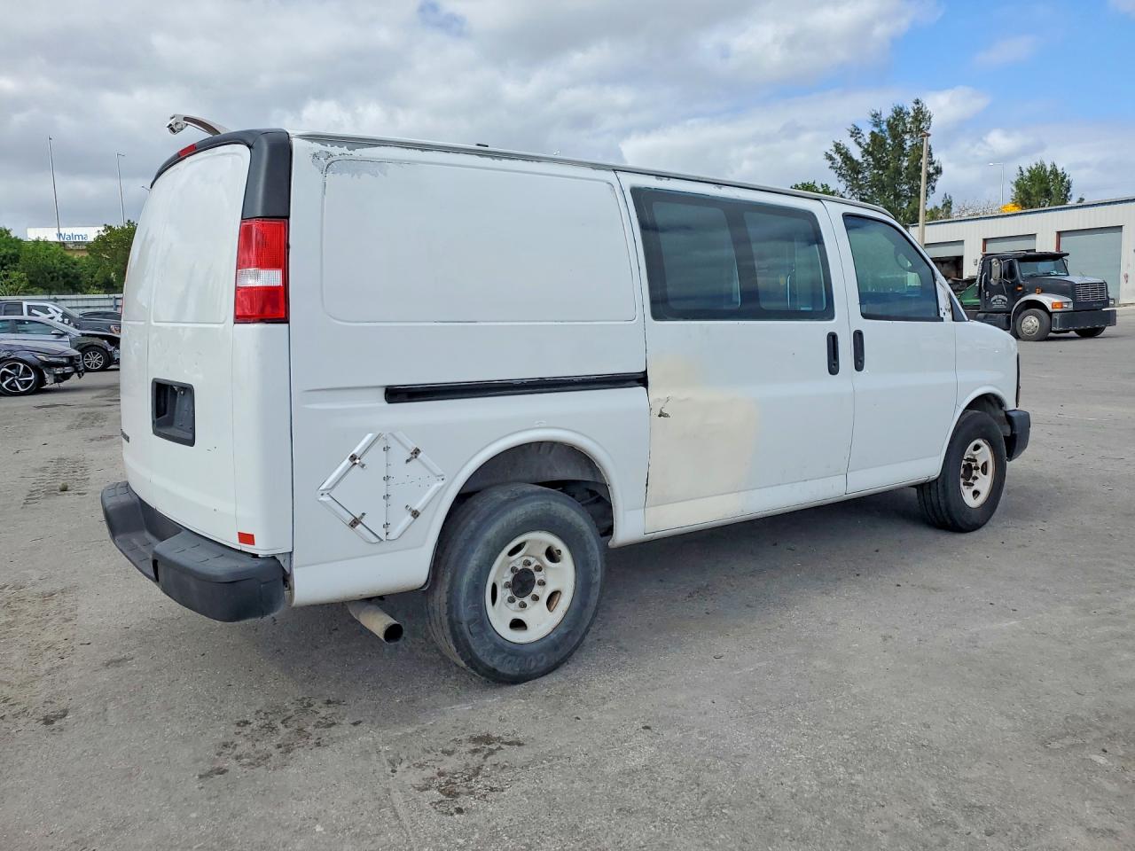 2012 GMC Savana VIN 1GTW7FCA8C1190352 photo 3