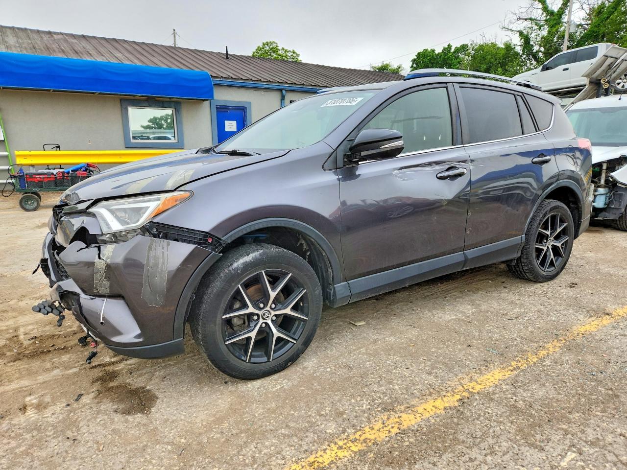 2017 Toyota Rav4 VIN JTMJFREV0HJ704460 photo 1