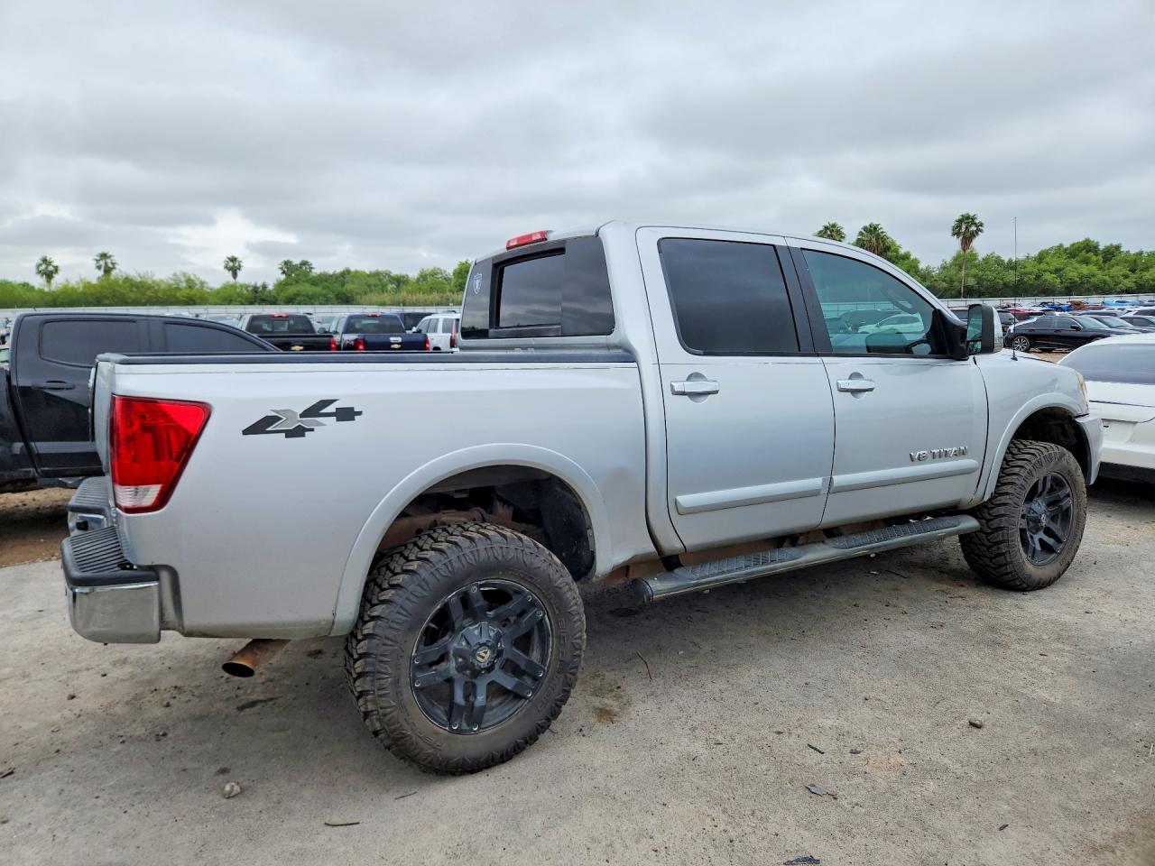 2010 Nissan TITAN VIN 1N6BA0EC6AN319431 photo 3