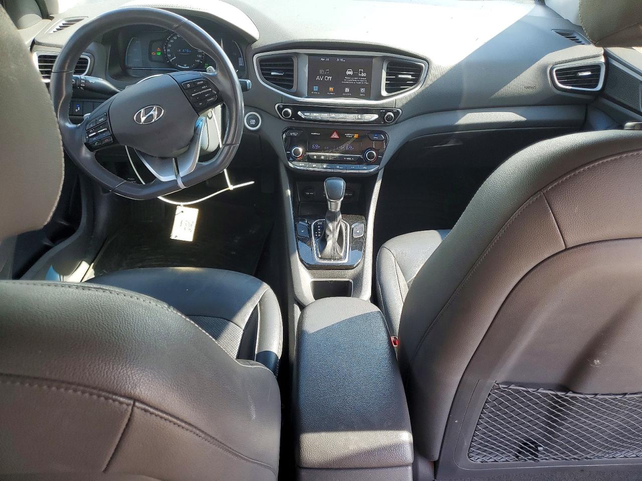 2018 Hyundai Ioniq VIN KMHC85LC6JU077566 photo 8