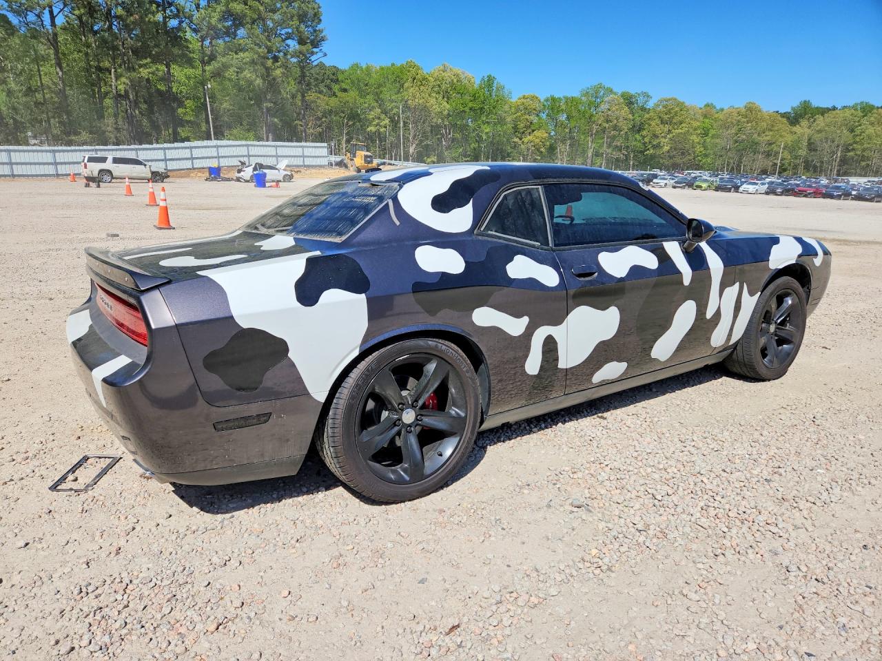 2013 Dodge Challenger VIN 2C3CDYBT0DH651724 photo 3