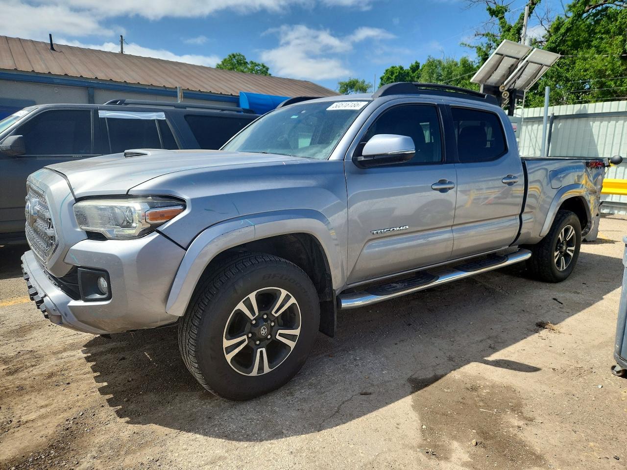 2017 Toyota Tacoma VIN 3TMDZ5BNXHM015756 photo 1