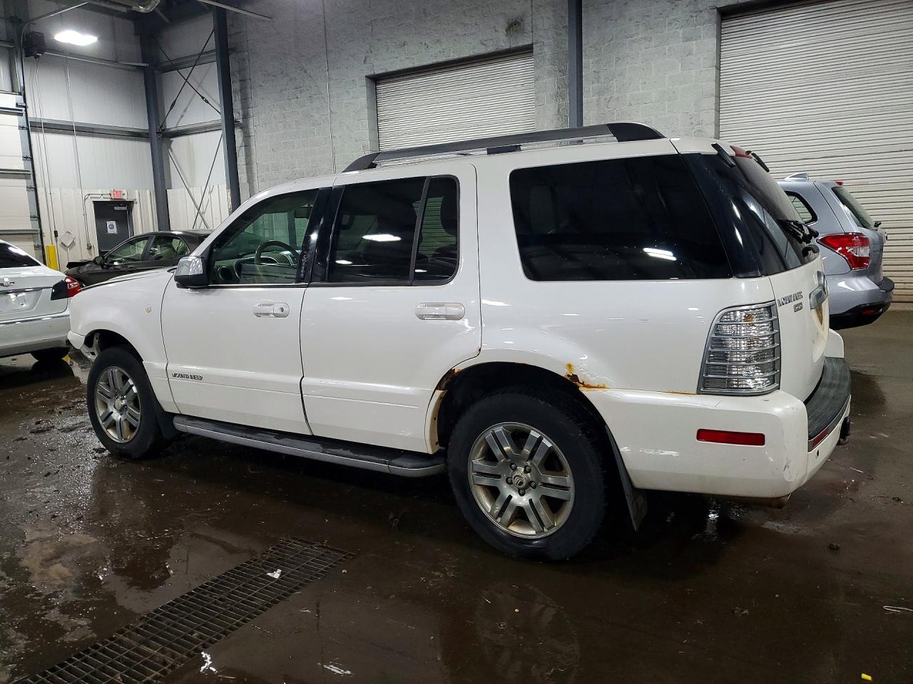 2010 Mercury Mountainer VIN 4M2EN4JE0AUJ00354 photo 2