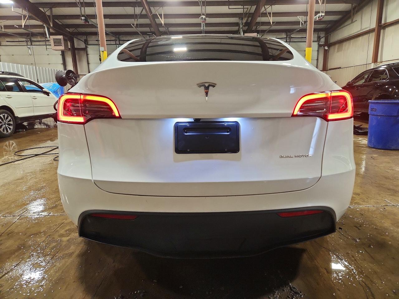 2024 Tesla Model y VIN 7SAYGAEE4RF176558 photo 6