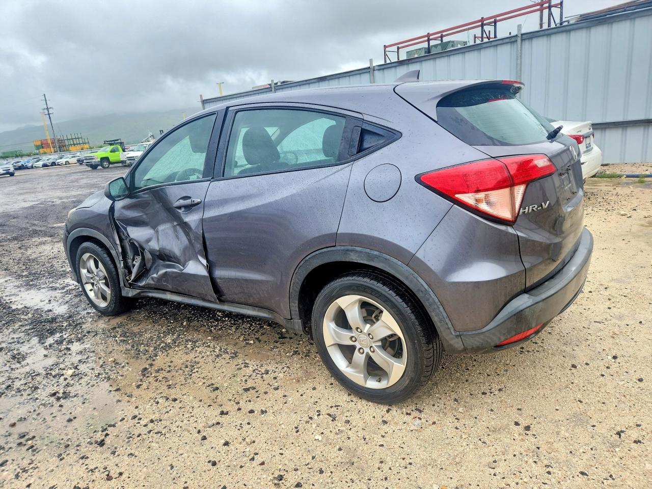 2018 Honda Hr-v VIN 3CZRU5H37JM715261 photo 2