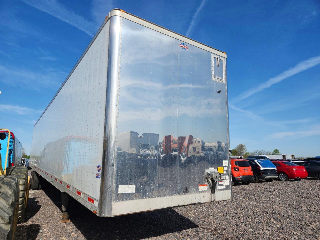2021 UTILITY All models VIN 1UYVS253XM7396404 photo 1