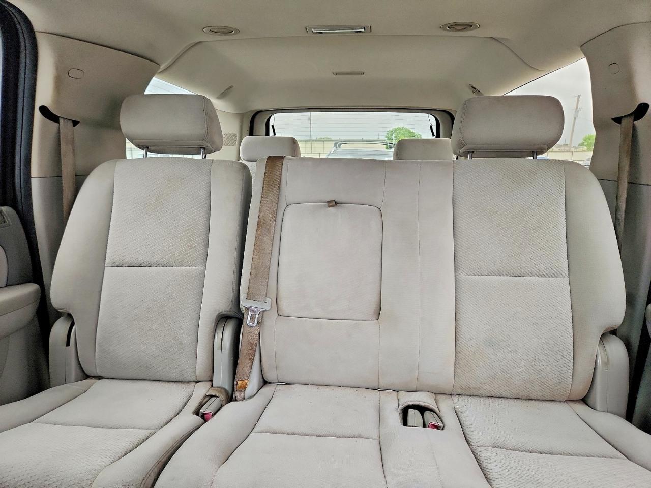 2007 Chevrolet Suburban VIN 3GNFC16027G138280 photo 10