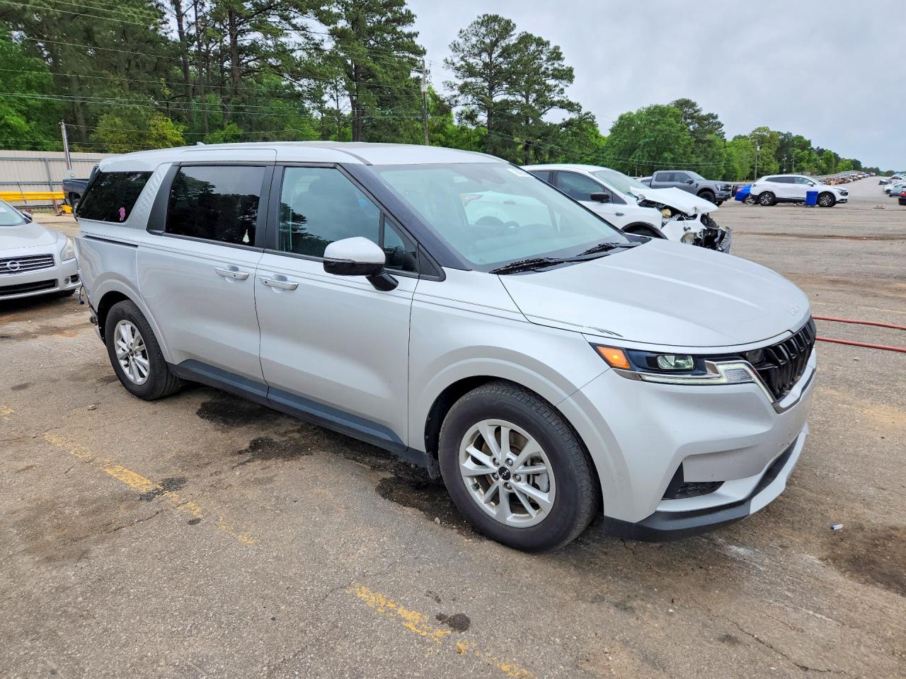 2023 Kia All other VIN KNDNB4H34P6272659 photo 4