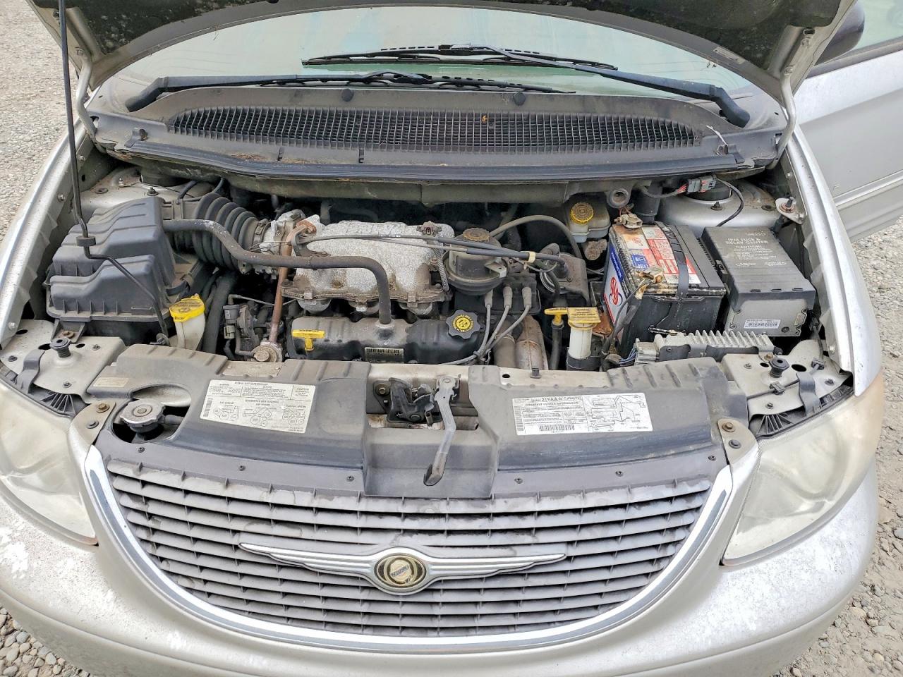 2001 Chrysler Minivan VIN 2C8GP64L11R339616 photo 12