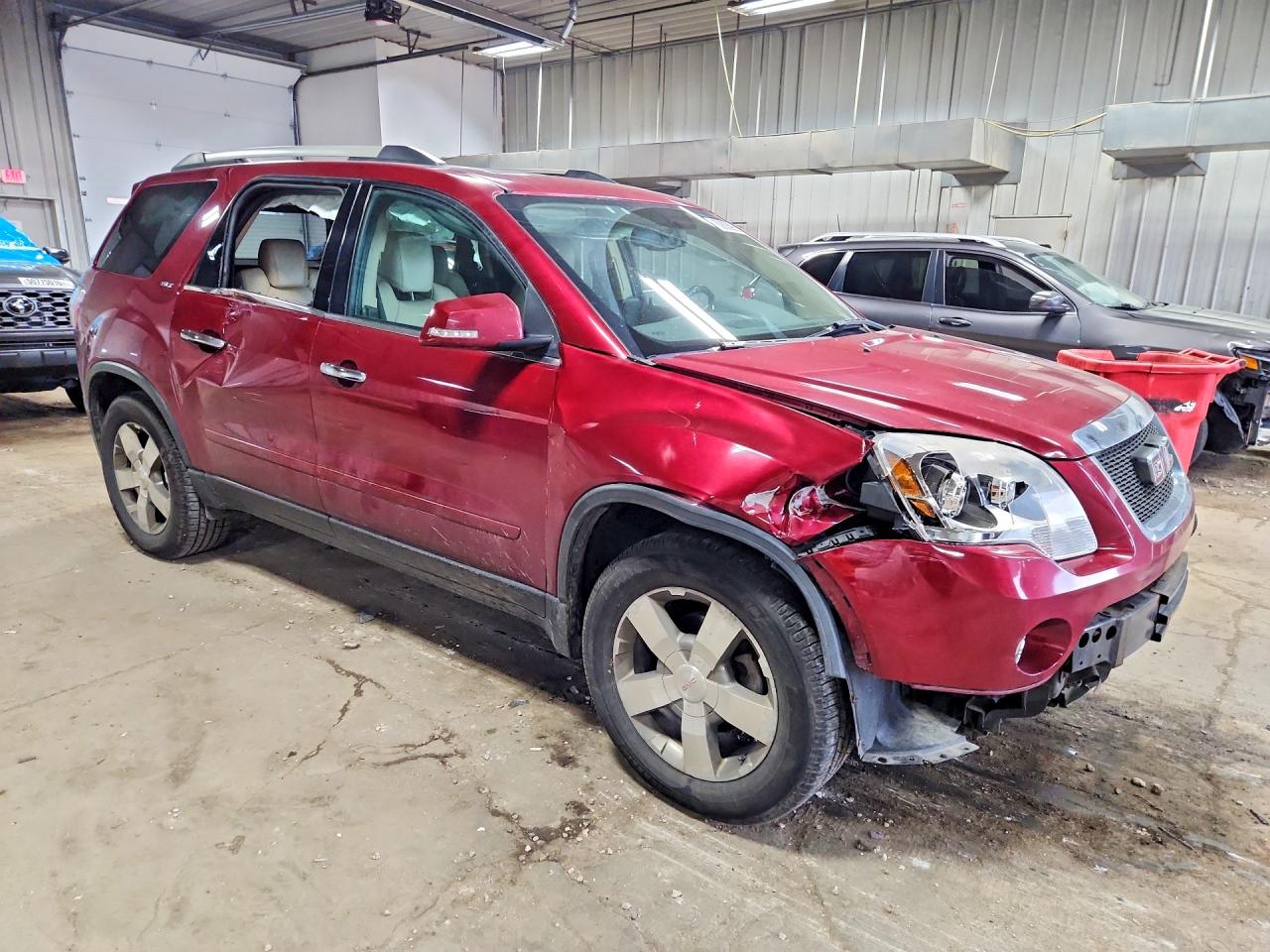 2010 GMC Acadia VIN 1GKLRMED5AJ202693 photo 4