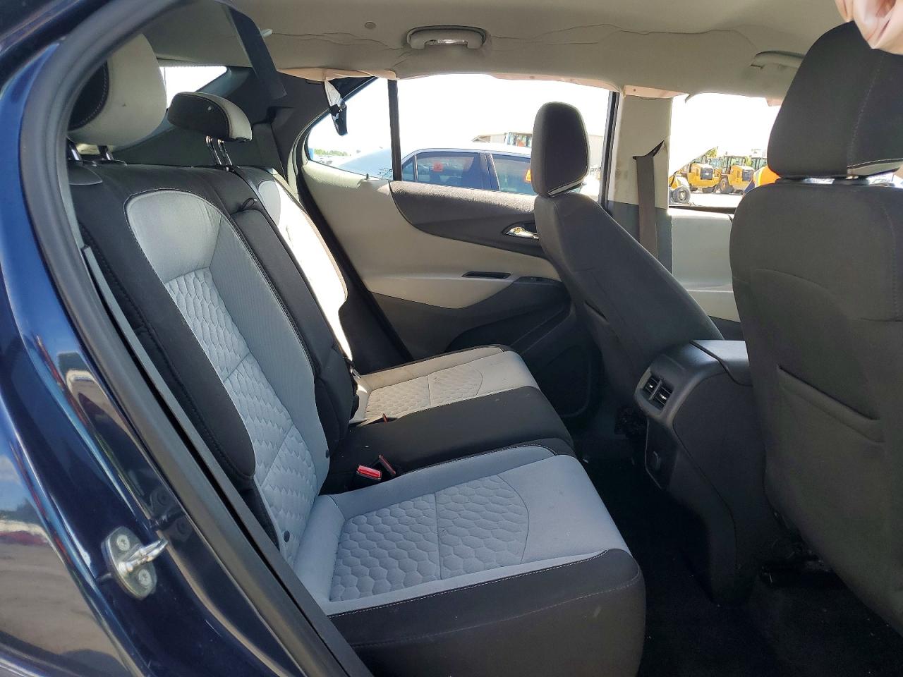2018 Chevrolet Equinox VIN 3GNAXREV3JS523023 photo 11