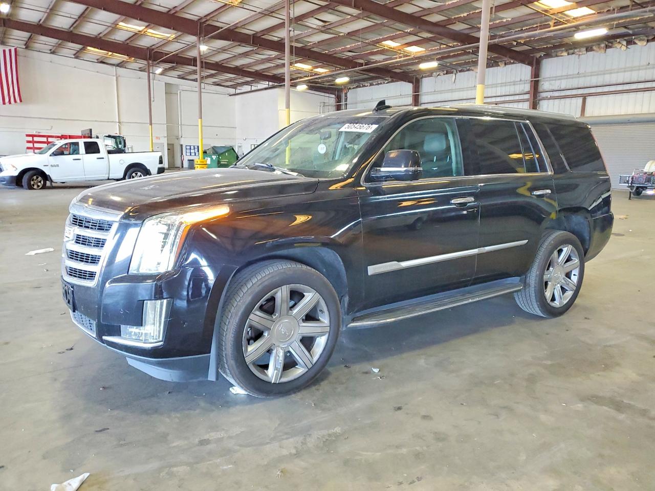 2018 Cadillac Escalade VIN 1GYS4BKJ7JR395770 photo 1