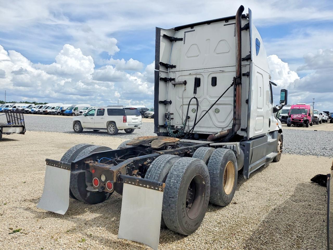 2017 FREIGHTLINER All other VIN 3AKJGLDR0HSHV1684 photo 4