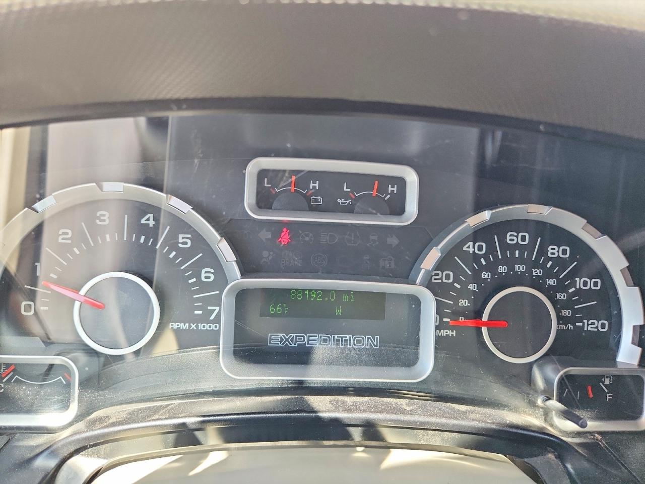2014 Ford Expedition VIN 1FMJK1G57EEF52557 photo 9