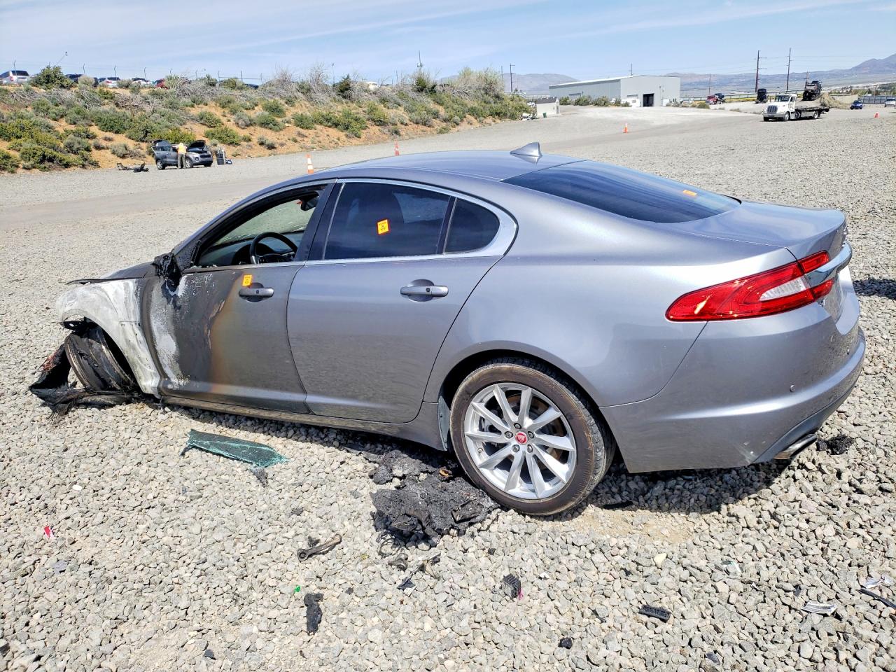 2015 JAGUAR Xf VIN SAJWA0FS4FPU65432 photo 2