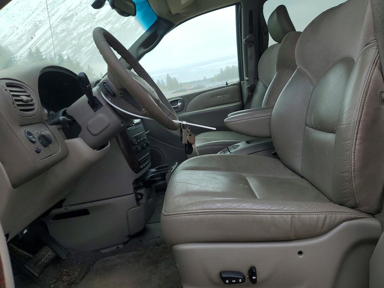 2001 Chrysler Minivan VIN 2C8GP64L11R339616 photo 7