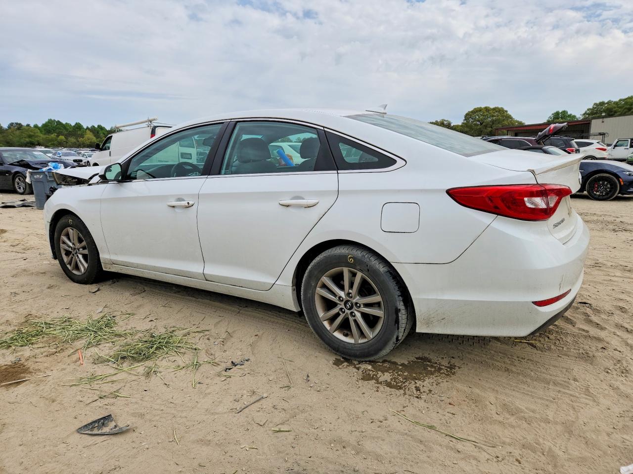 2016 Hyundai Sonata VIN 5NPE24AF0GH296323 photo 2