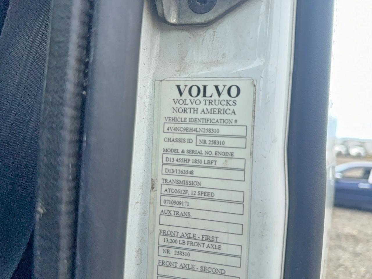 2020 Volvo Vn VIN 4V4NC9EH4LN258310 photo 10