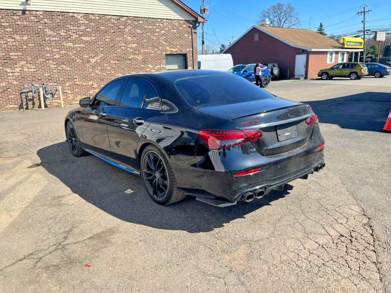 2022 Mercedes-Benz E-class VIN W1KZF6BB1NB036188 photo 2