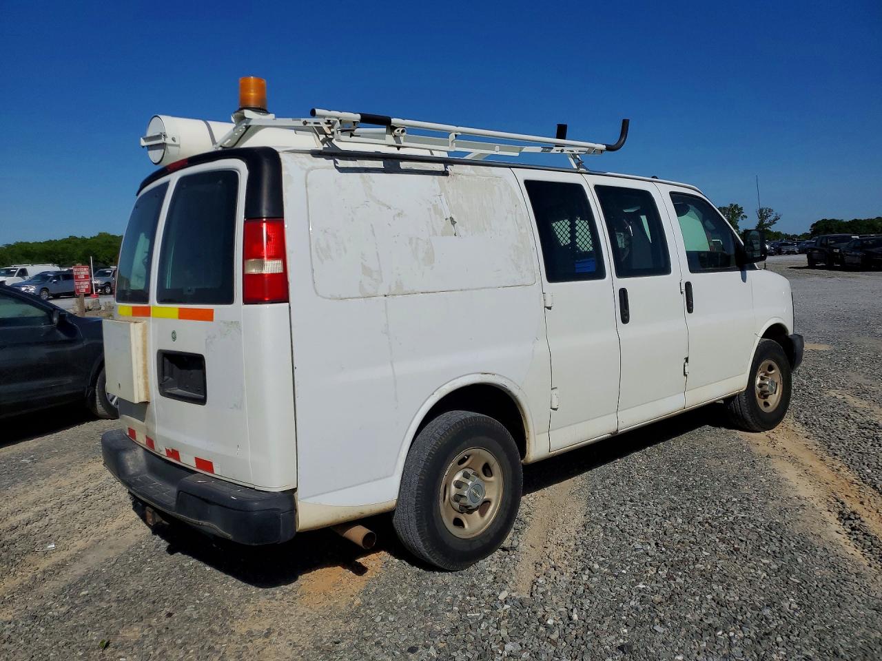 2008 CHEVROLET Express VIN 1GCHG35KX81164615 photo 3