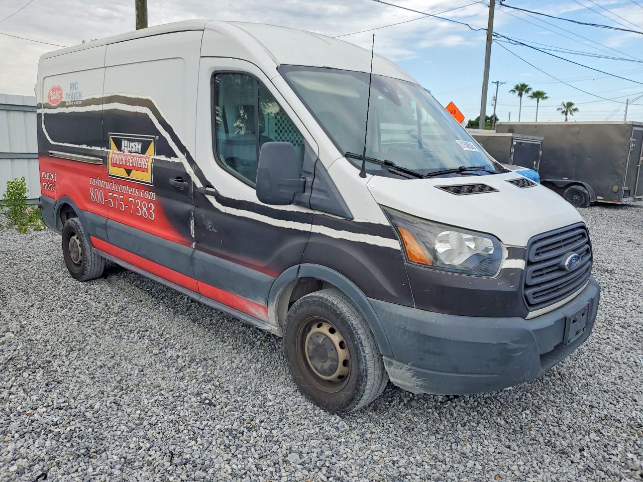 2018 Ford Transit VIN 1FTYR2CM6JKB22130 photo 4