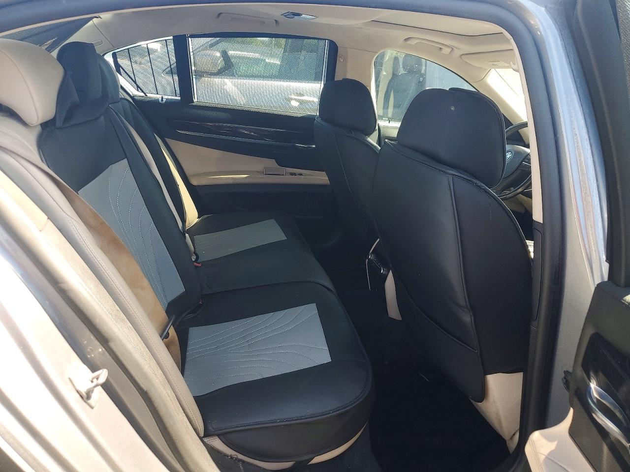 2010 BMW 7 series VIN WBAKC6C58AC393642 photo 10