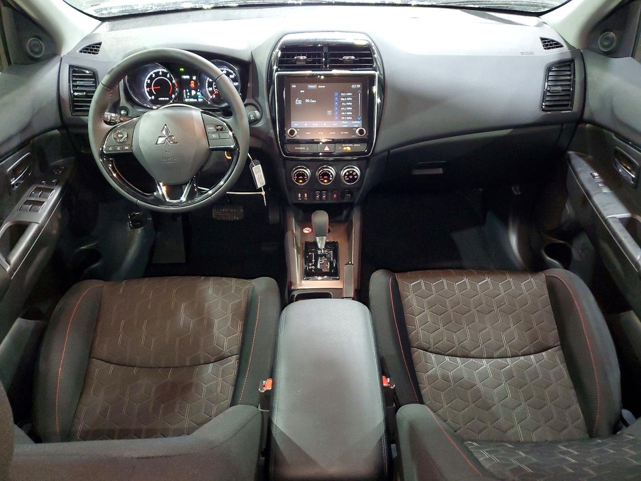 2026 Mitsubishi Outlander VIN JA4ARUAU1TU013544 photo 8