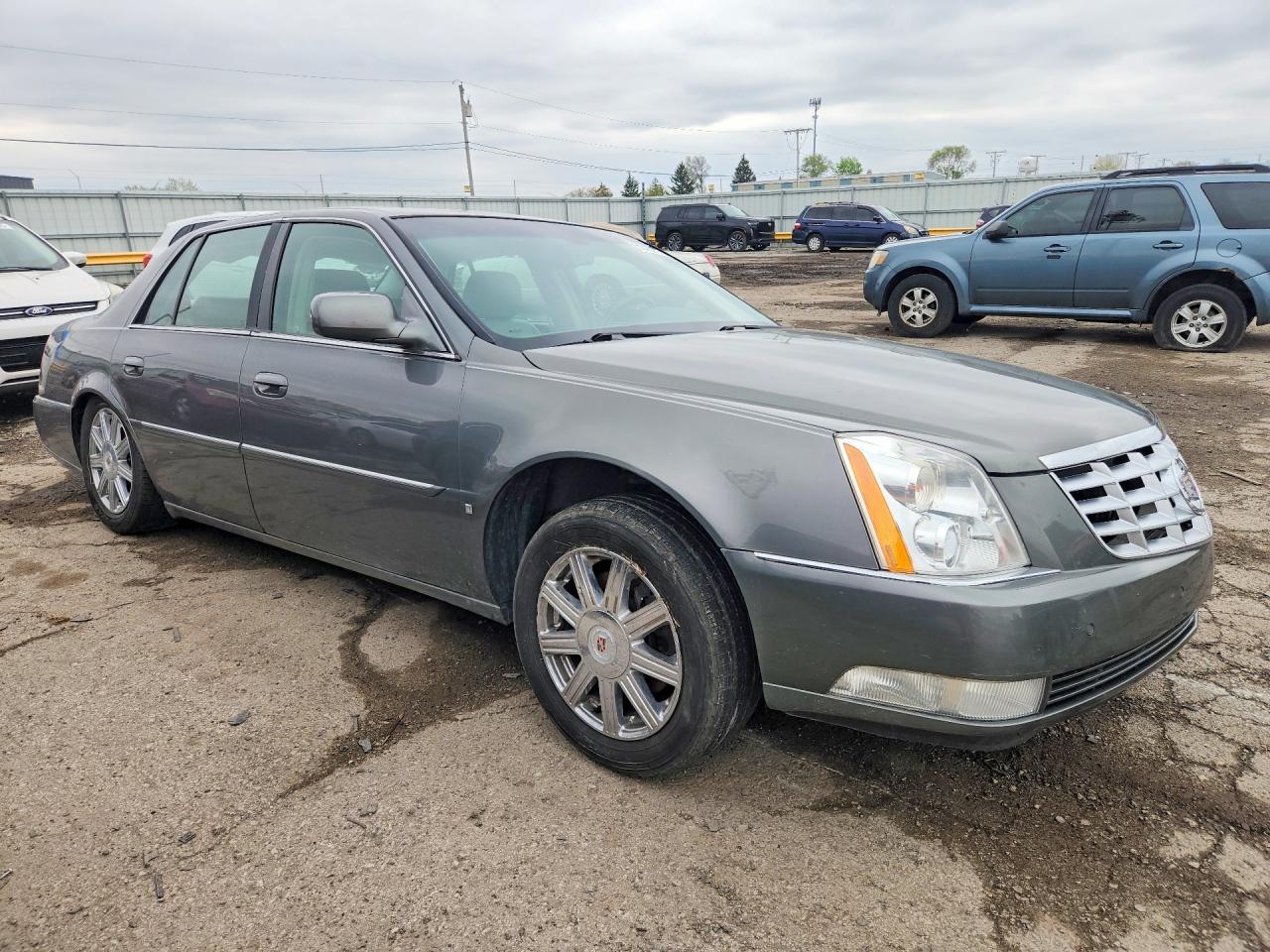 2007 Cadillac Dts VIN 1G6KD57Y57U236557 photo 4