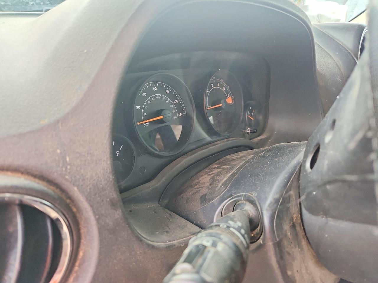 2016 Jeep Liberty VIN 1C4NJPBB2GD763294 photo 9