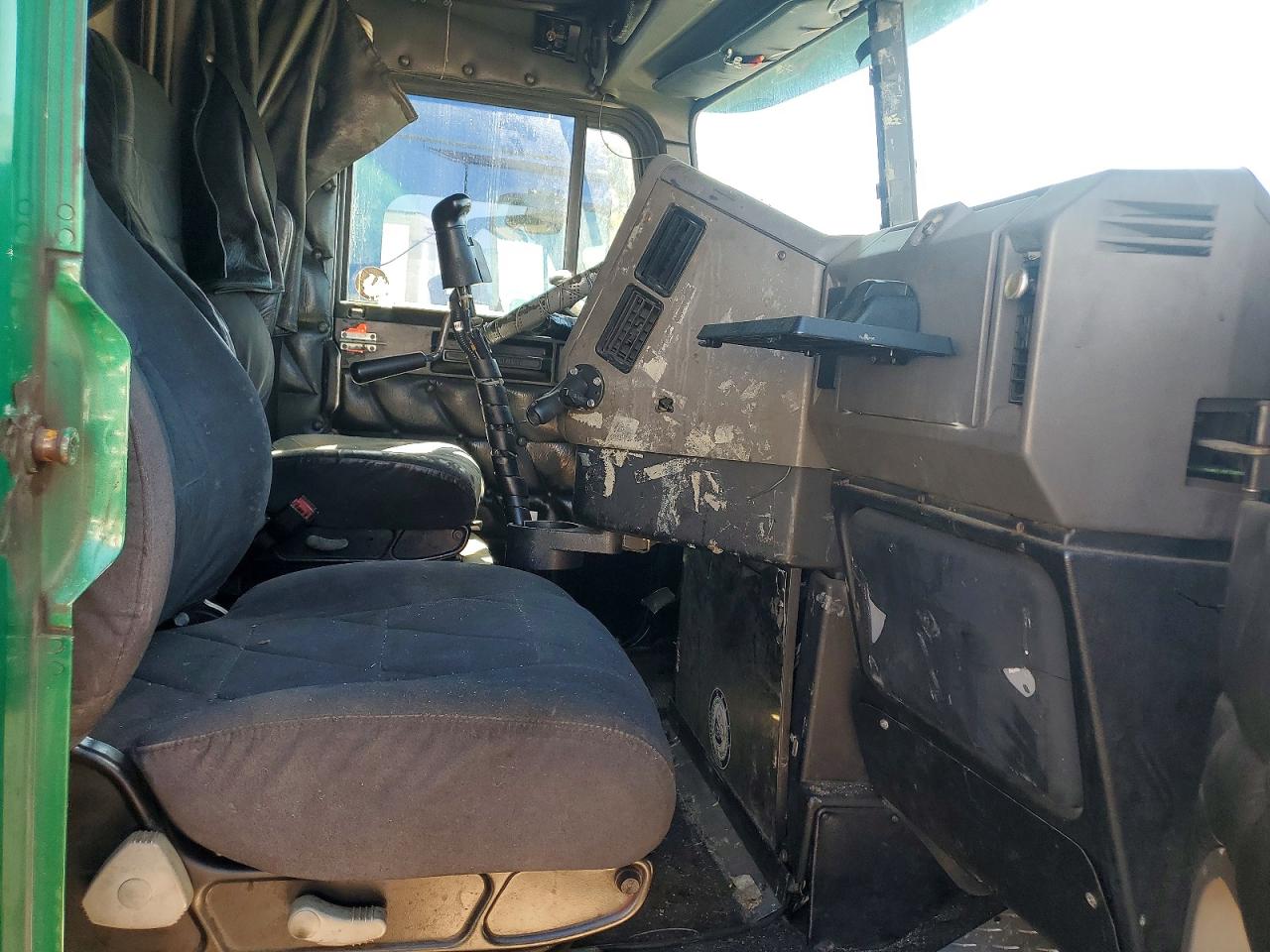 2001 FREIGHTLINER All other VIN 1FUJAHCG61LJ00931 photo 5