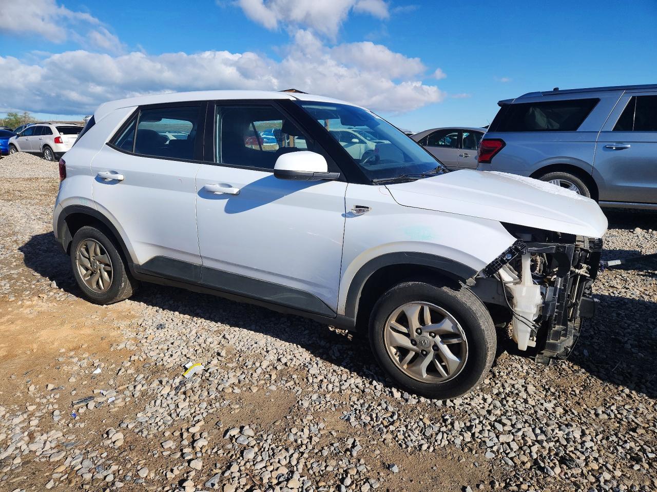 2022 Hyundai Venue VIN KMHRB8A38NU147347 photo 4