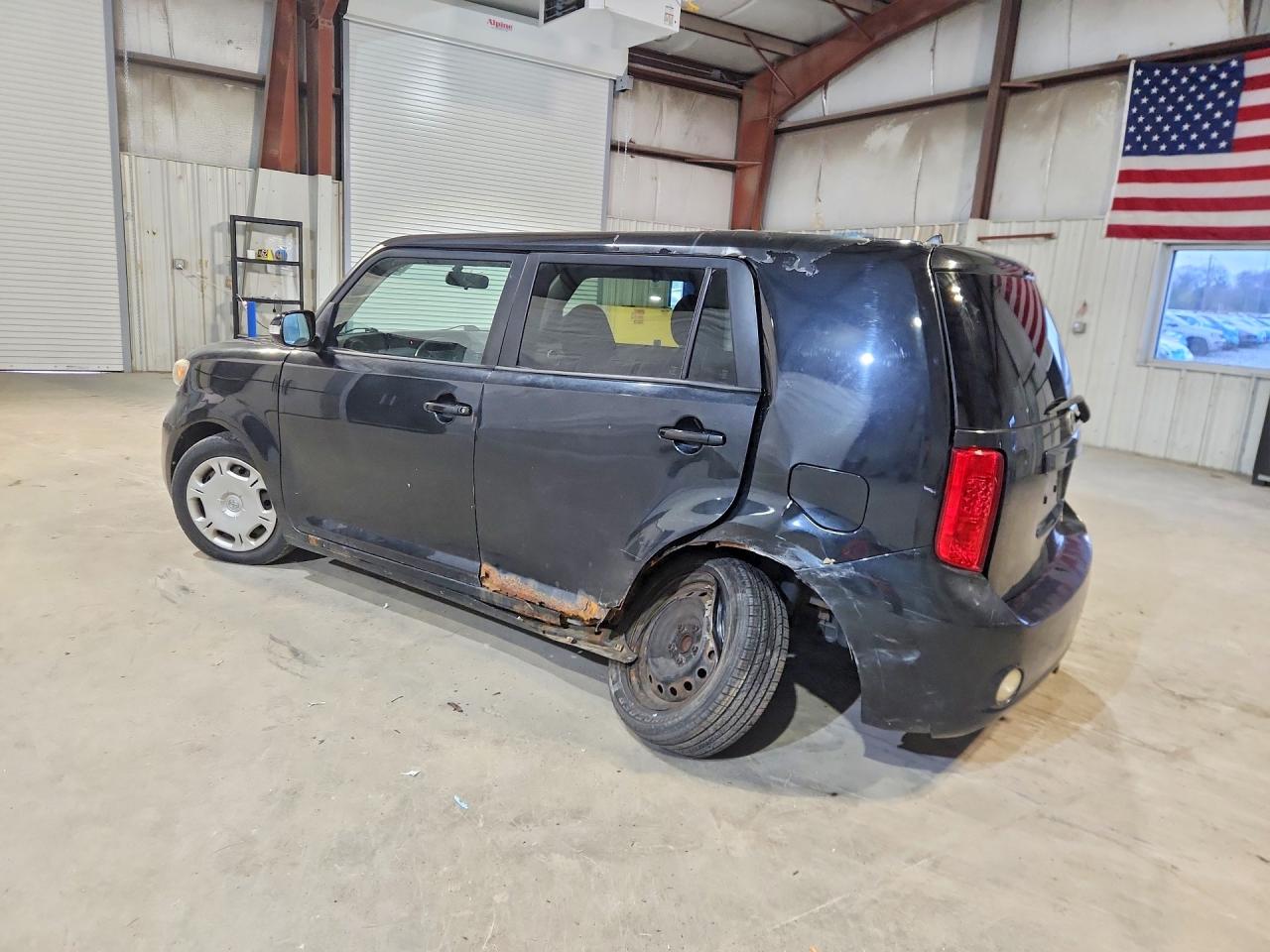 2008 Toyota Scion VIN JTLKE50E581010147 photo 2