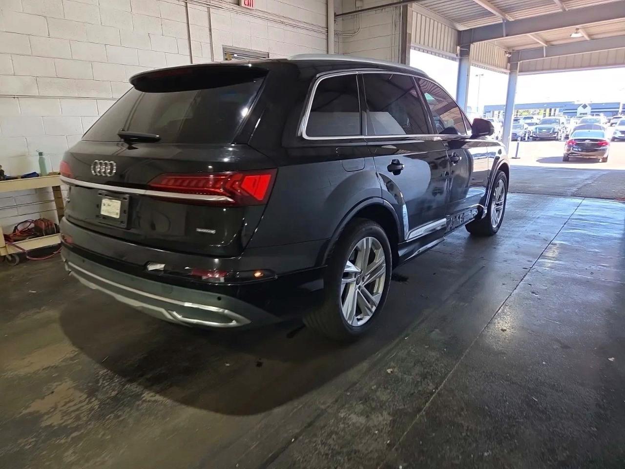 2020 Audi Q7 VIN WA1LXAF74LD002277 photo 3