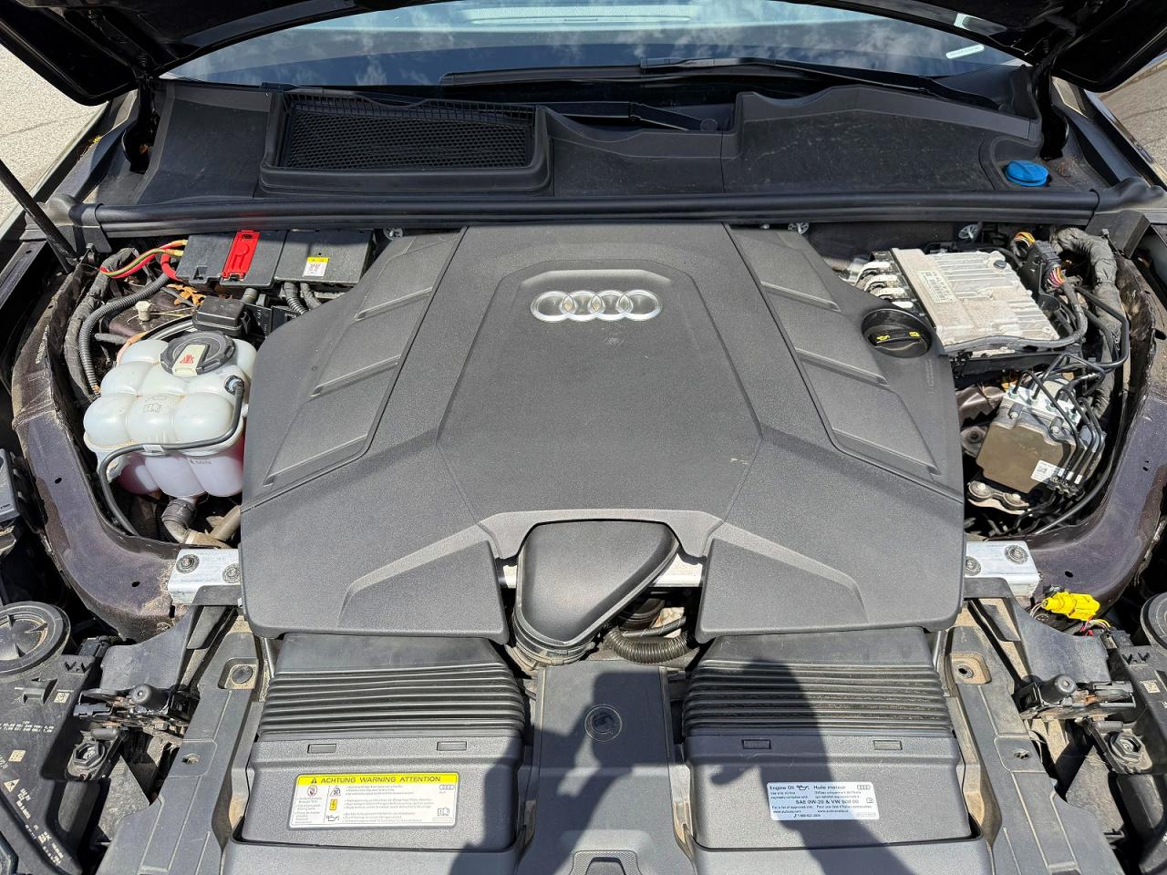 2020 Audi Q7 VIN WA1LXAF70LD001045 photo 6