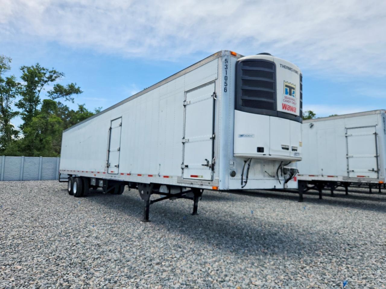 2015 UTILITY All models VIN 1UYVS2539FM245011 photo 1