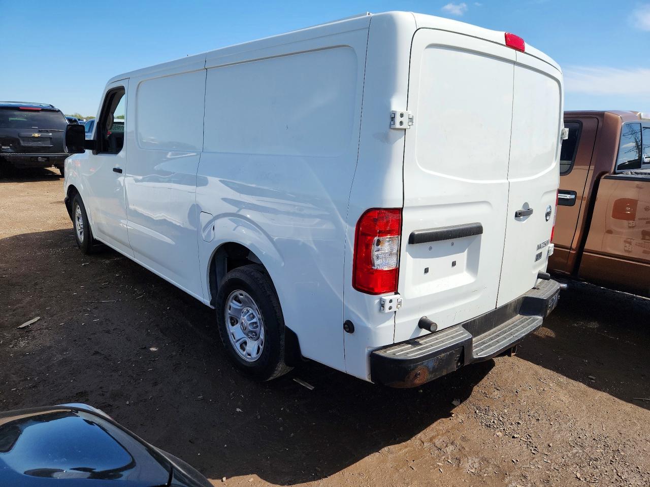 2014 NISSAN Nv VIN 1N6BF0KXXEN111261 photo 2