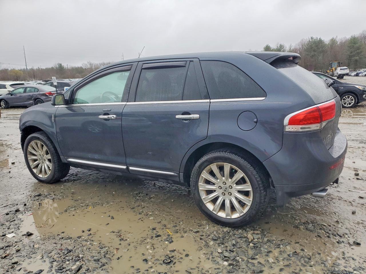 2013 LINCOLN Mkx VIN 2LMDJ8JK9DBL11167 photo 2
