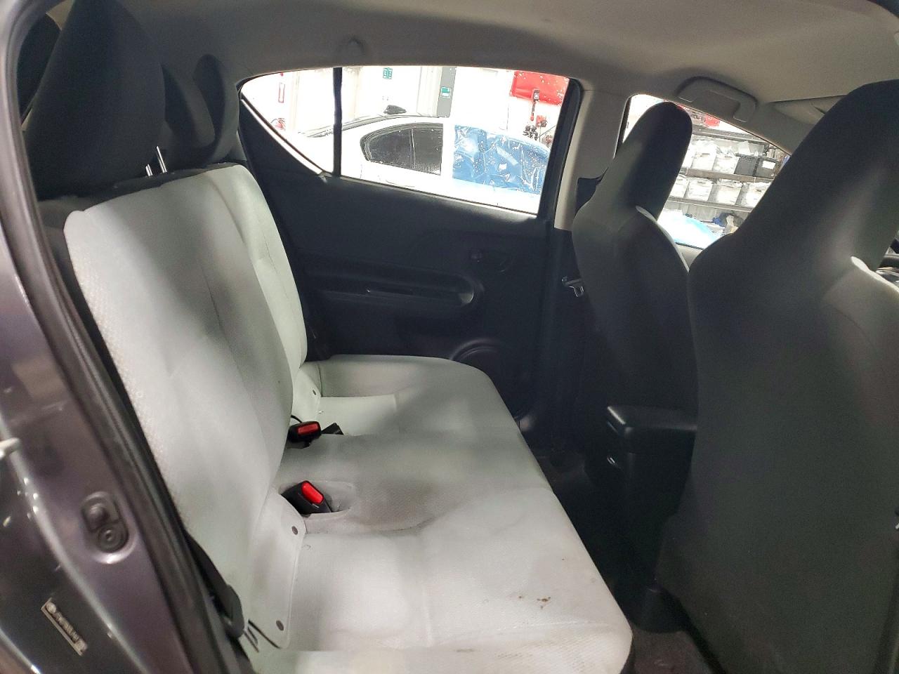 2018 Toyota Prius c on VIN JTDKDTB33J1617880 photo 10