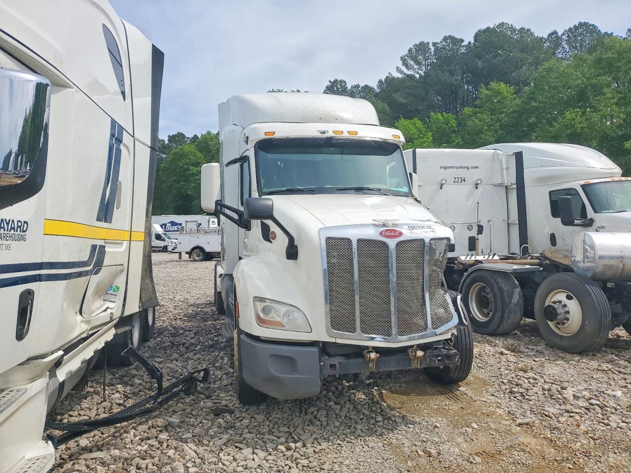 2018 PETERBILT All models VIN 1XPBDP9X7JD369484 photo 1