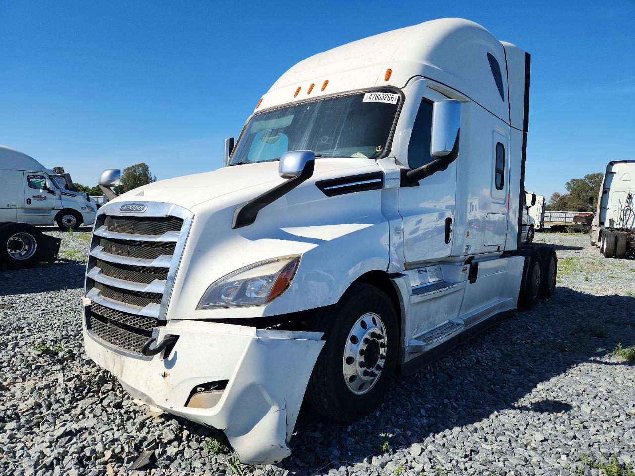 2020 FREIGHTLINER All other VIN 3AKJHHDR3LSMF1116 photo 2
