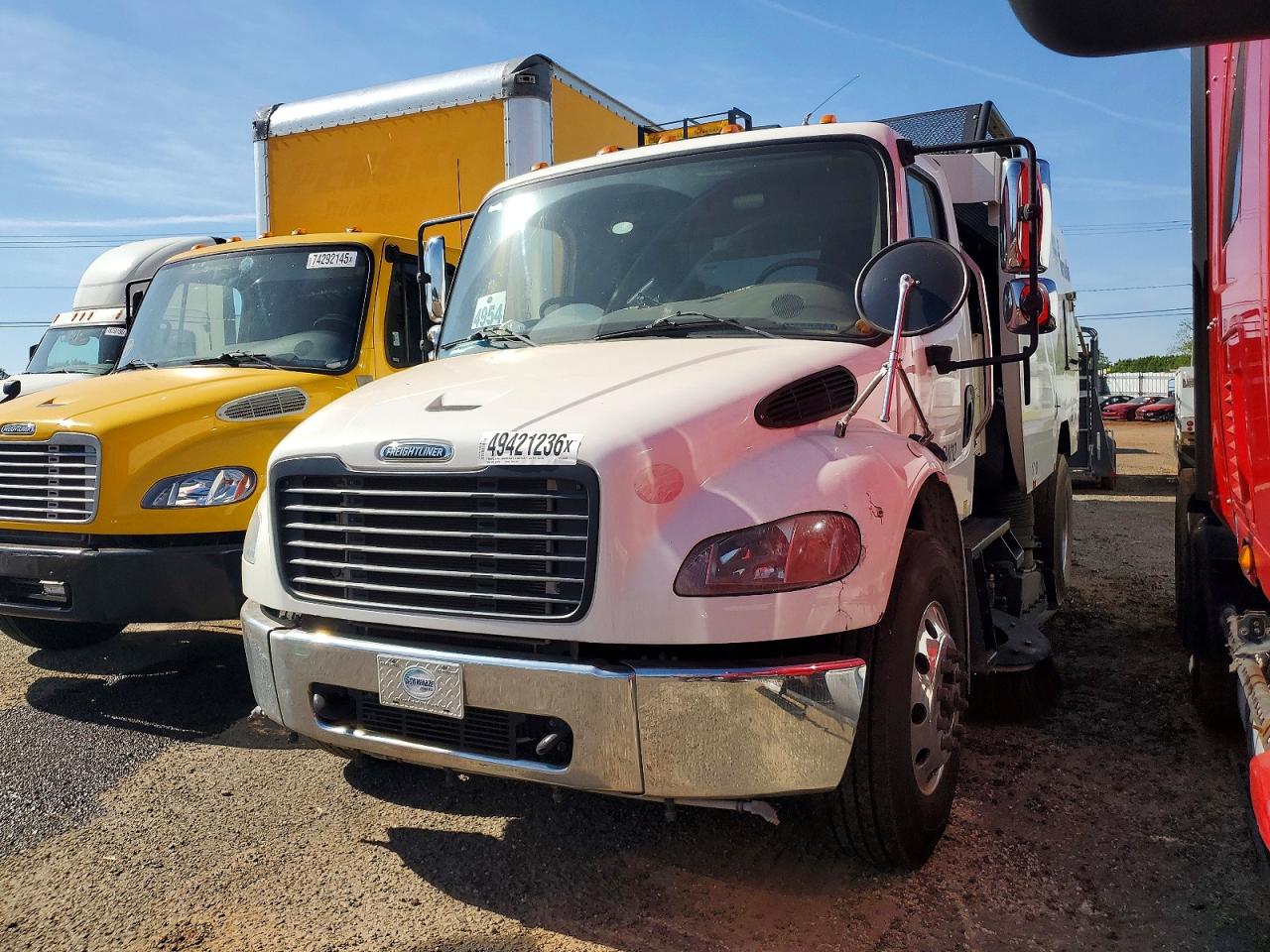 2020 FREIGHTLINER All other VIN 3ALACXFC4LDMD9915 photo 2