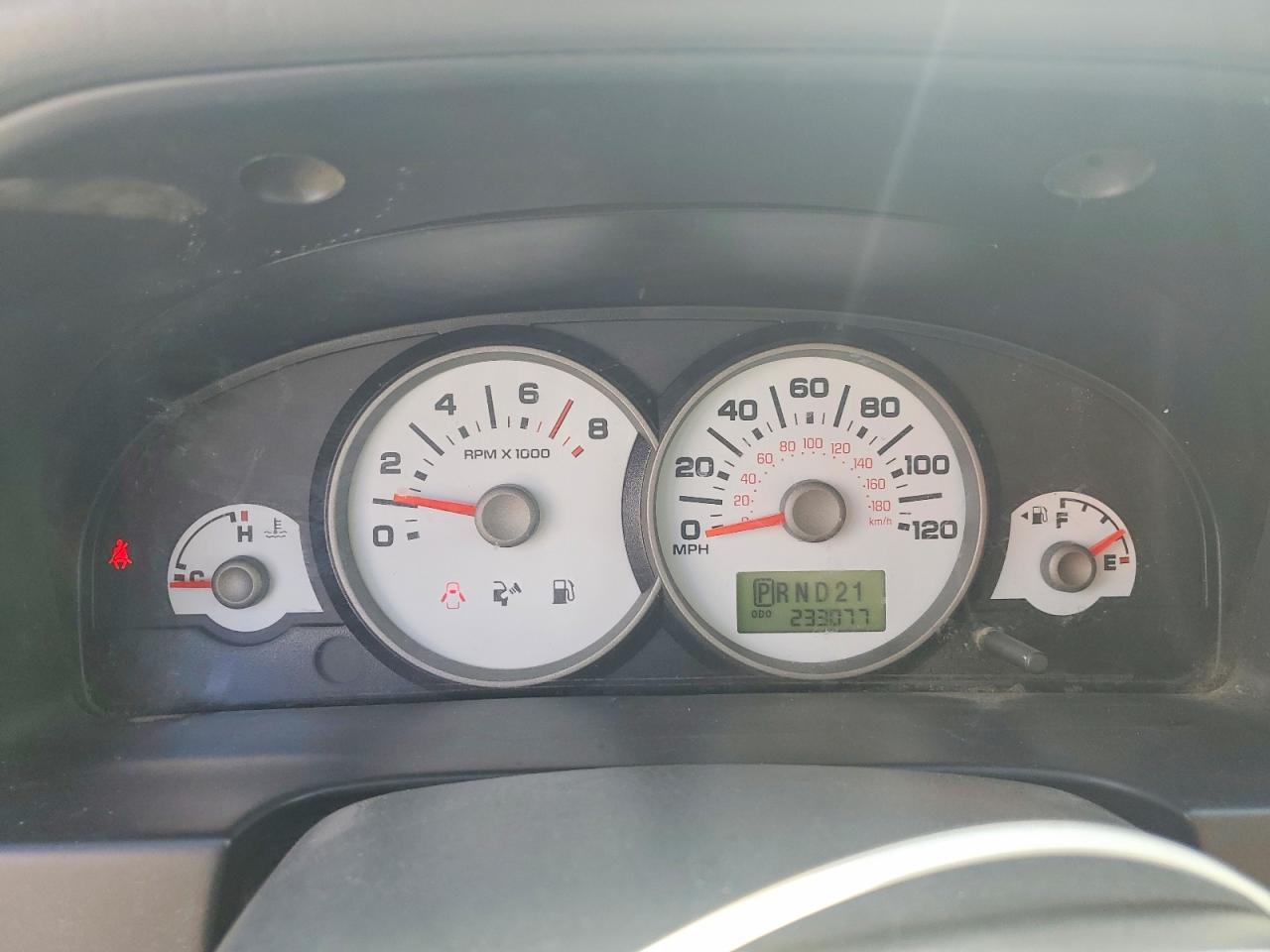 2007 Ford Escape VIN 1FMYU93107KA60001 photo 9