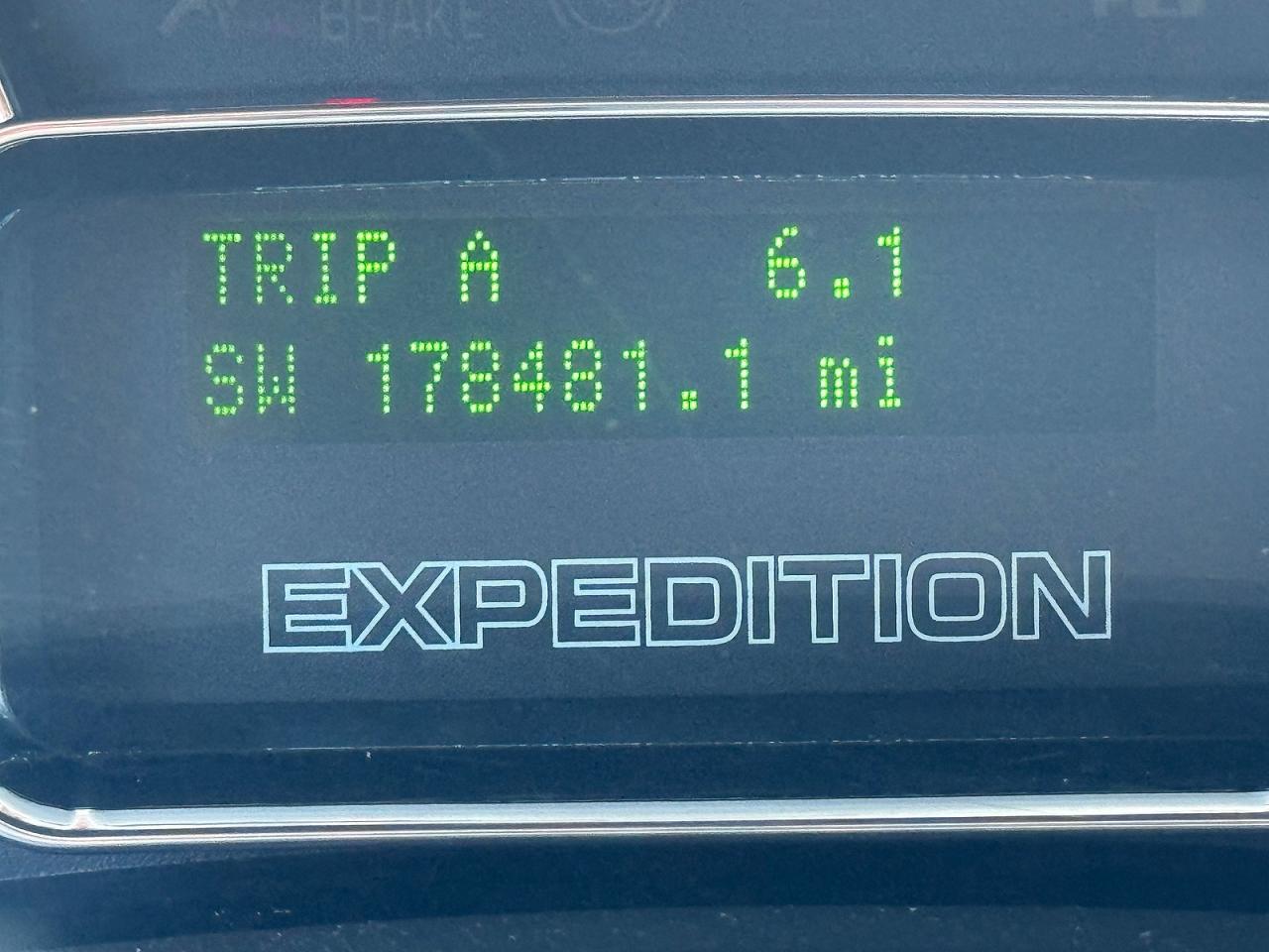 2010 Ford Expedition VIN 1FMJU1J58AEB58207 photo 8