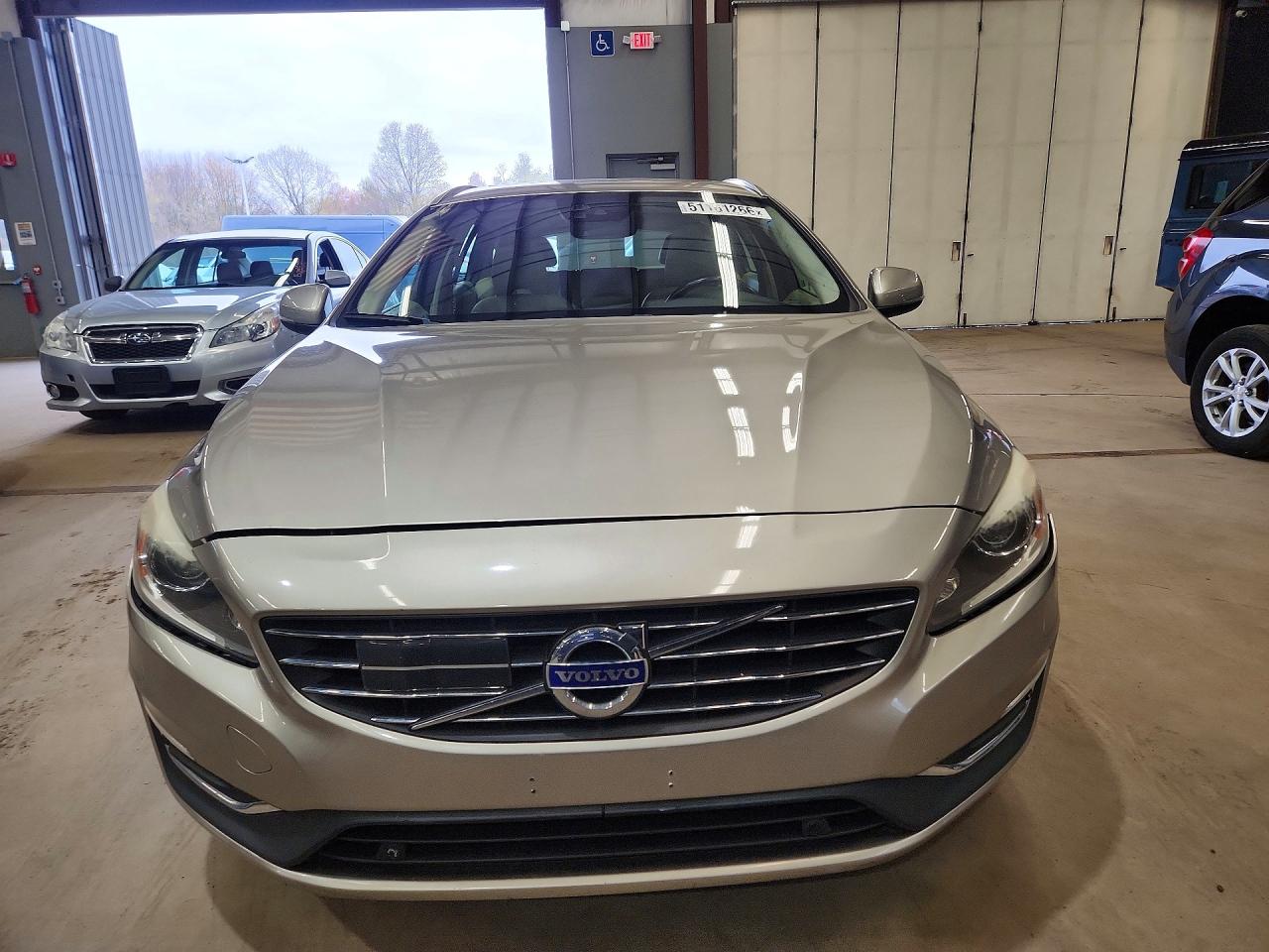 2015 Volvo V60 VIN YV1612SM9F1267136 photo 5