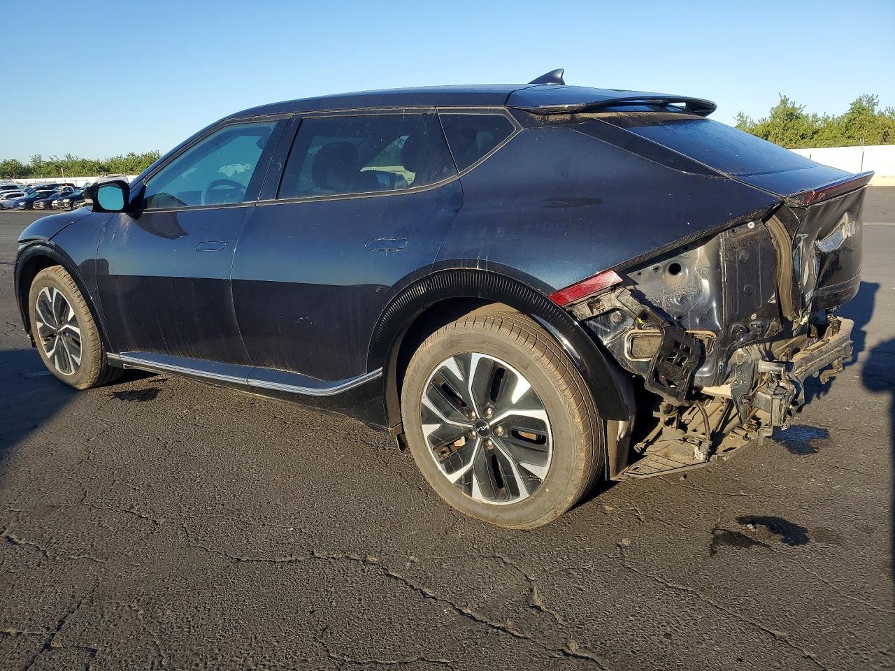 2024 Kia Ev6 light VIN KNDC3DLCXR5163045 photo 2