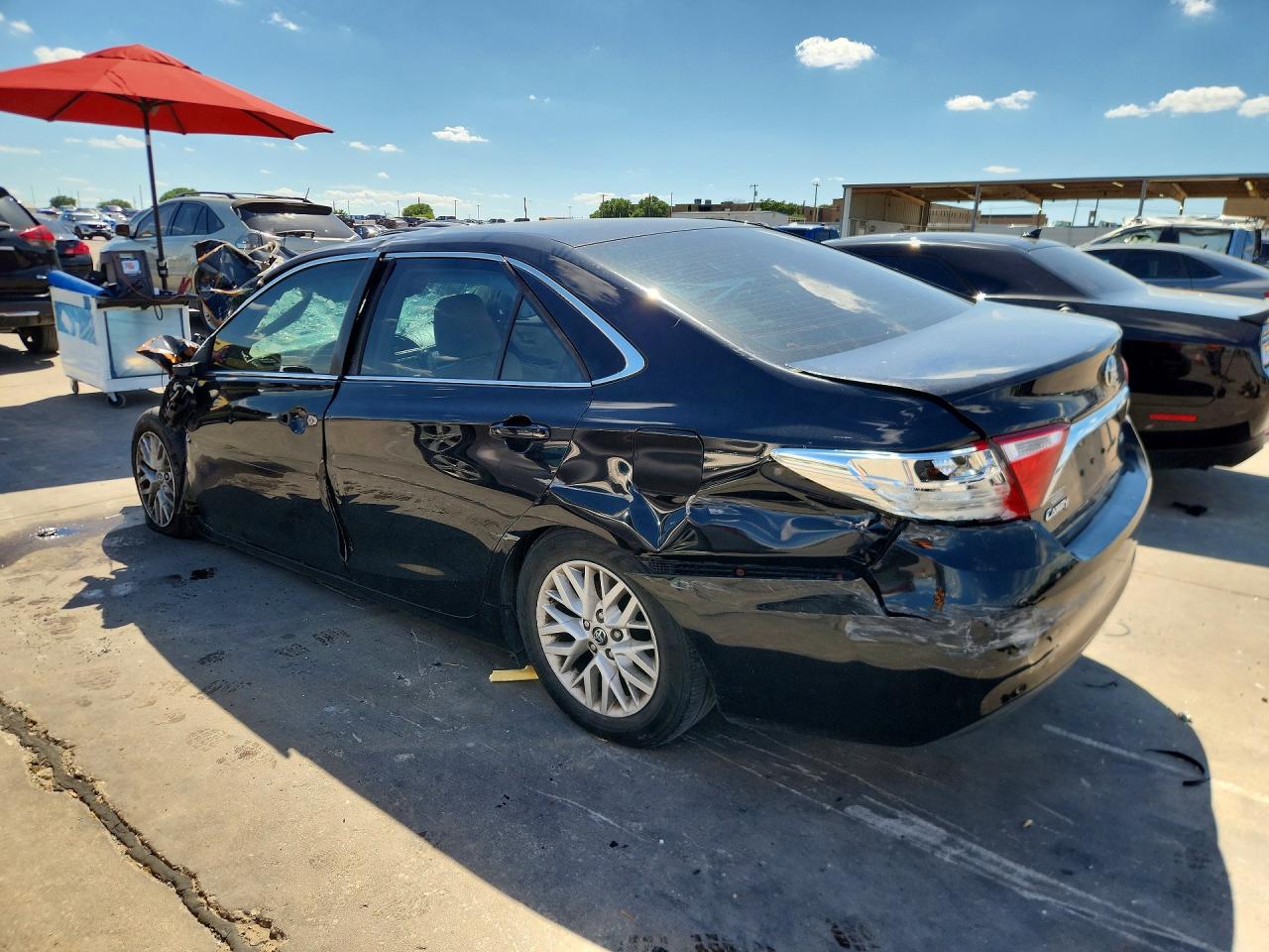 2016 Toyota Camry VIN 4T4BF1FK1GR543562 photo 2